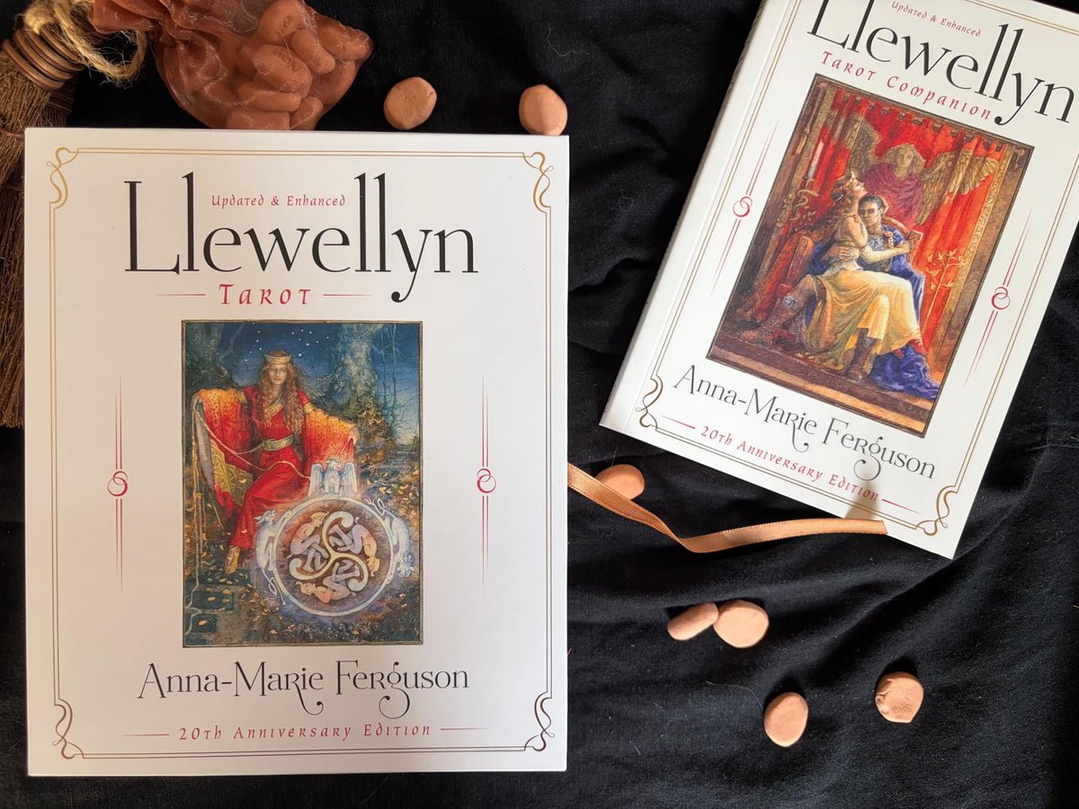 Llewellyn Tarot - Deluxe Edition with Redesigned Cards and Full-Color Guidebook | 78 Cards | English 4