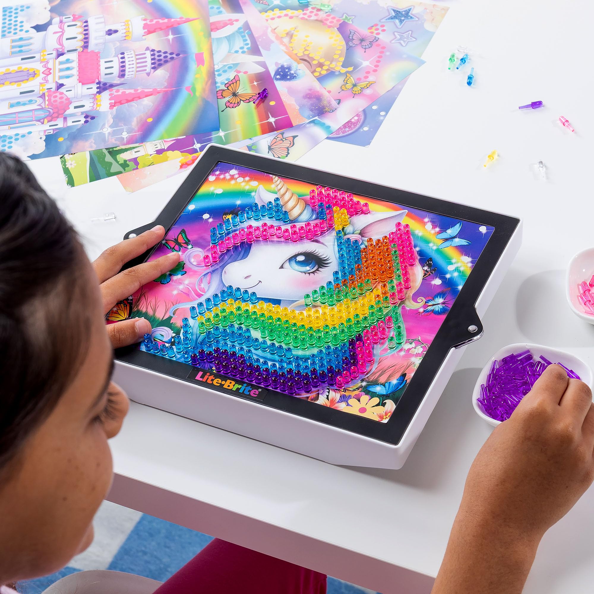 Lite Brite Colour Pop! Rainbow Dreams - 650 Mini Pegs, 6 Templates, 4 Light Modes 3