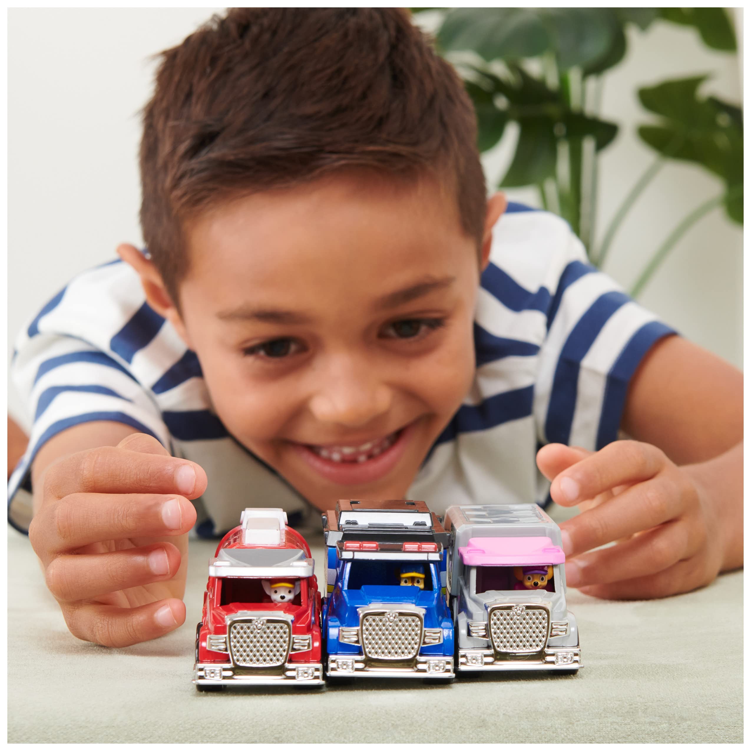 Paw Patrol Big Truck Pups True Metal Vehicles Set with Chase, Marshall, and Skye 2