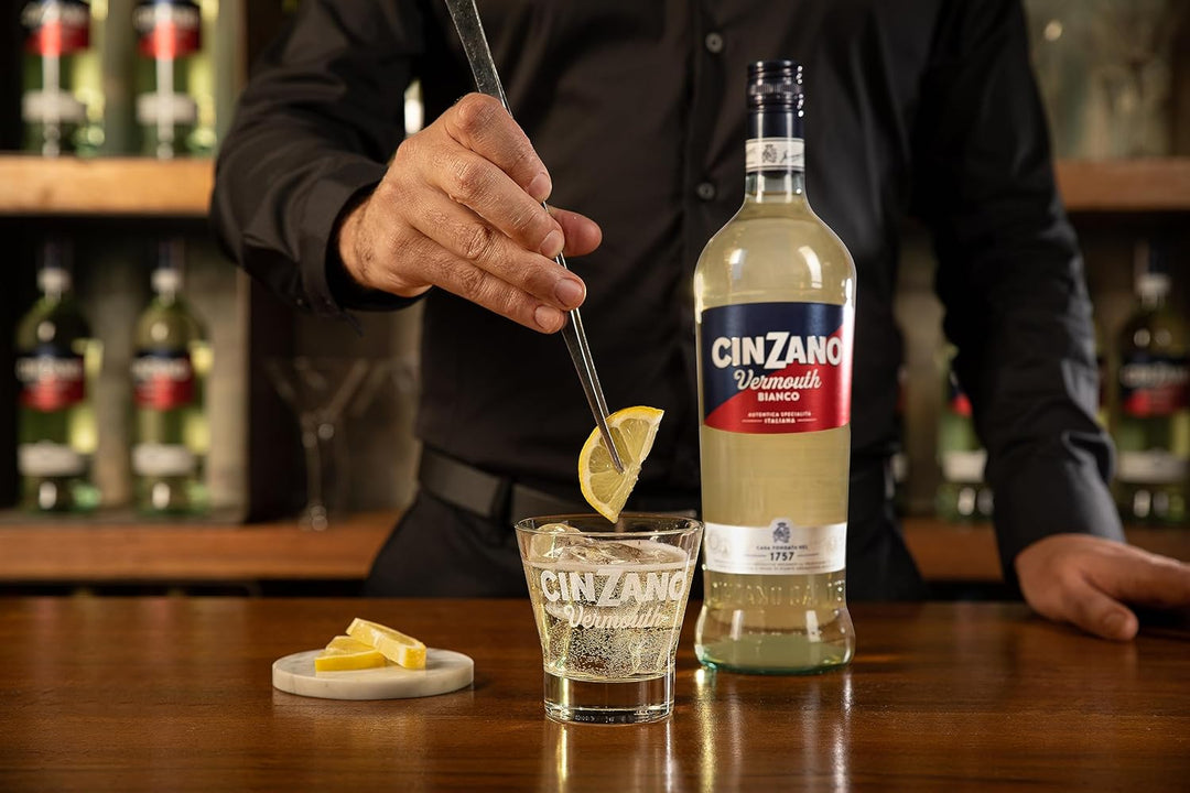 Cinzano Classico Bianco 75 cl, 15% ABV - Italian Vermouth Aperitif
