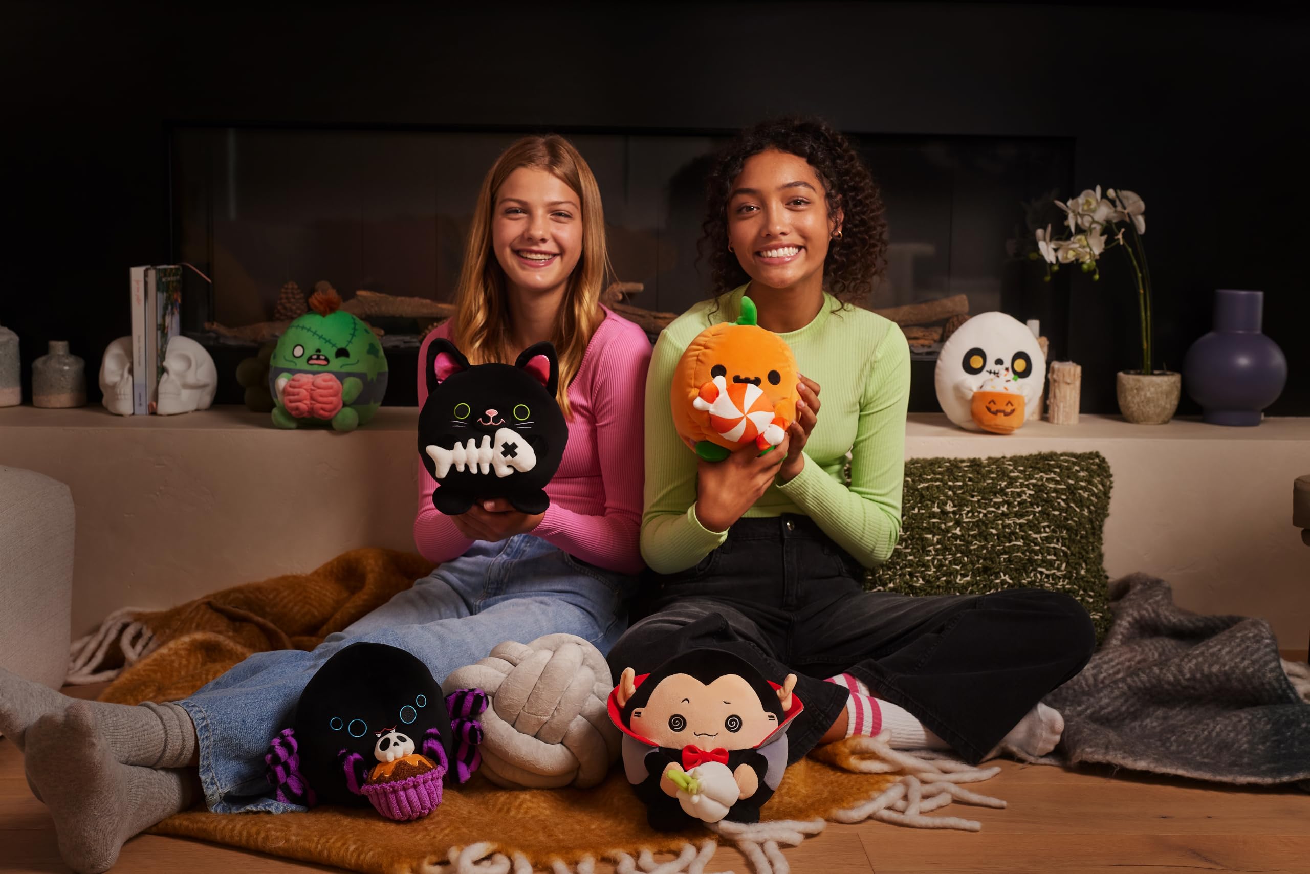 Snackles 8-inch Halloween Series 1 Plush - SALEM by ZURU, Super-Soft Stuffed Doll with Candy Treat 3