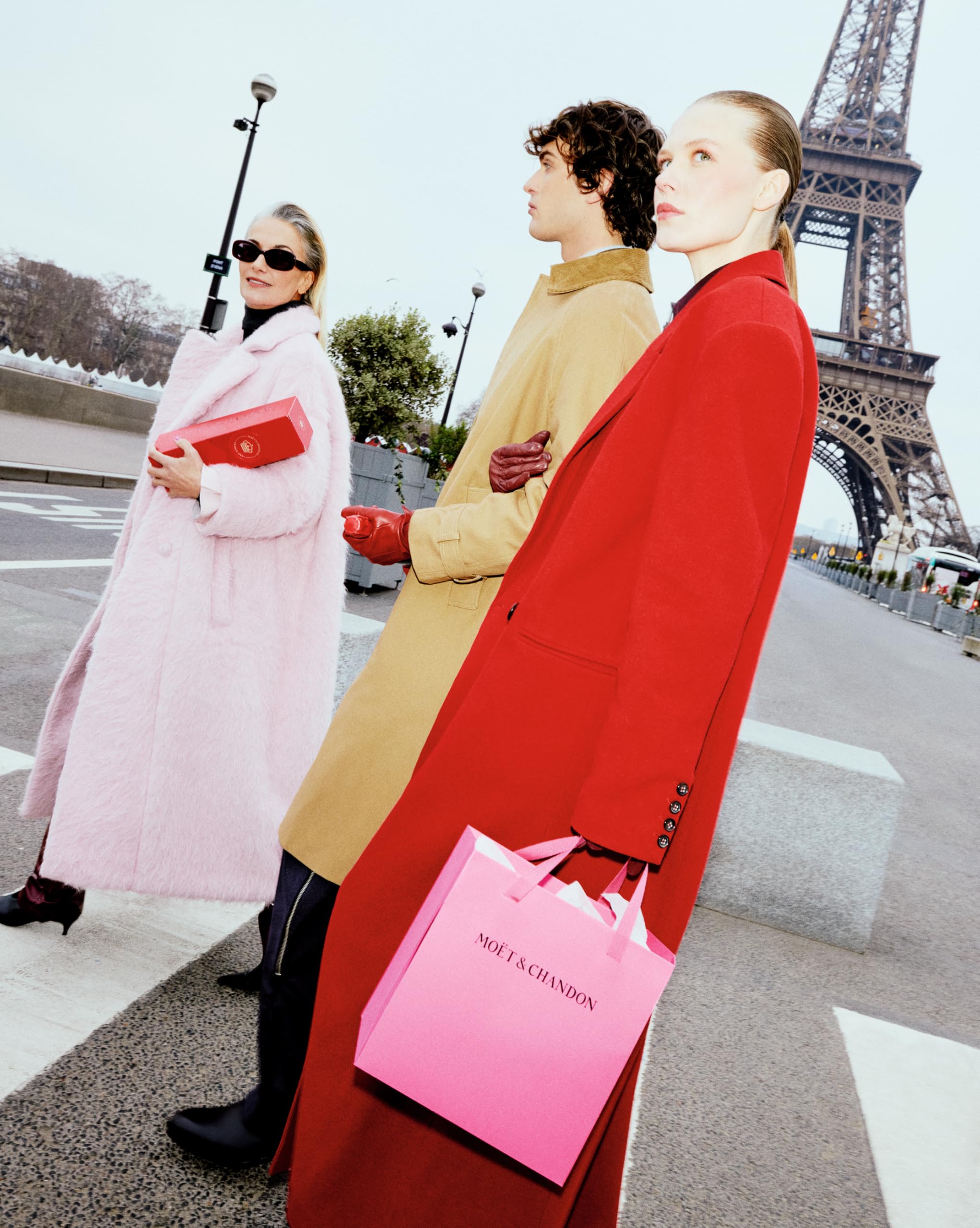 Moët & Chandon Brut Impérial Champagne - Red Limited Edition Gift Box 75cl 13