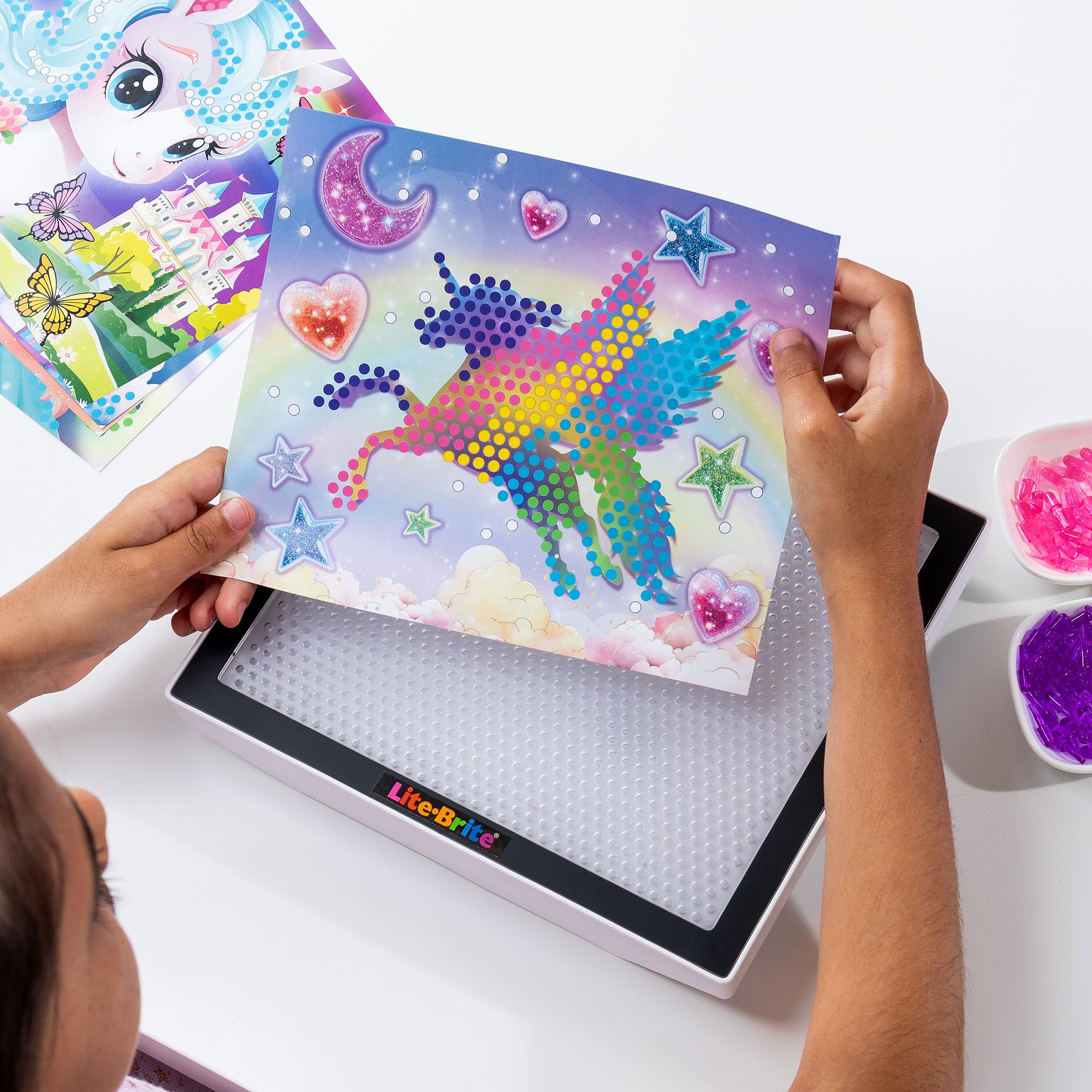 Lite Brite Colour Pop! Rainbow Dreams - 650 Mini Pegs, 6 Templates, 4 Light Modes 5
