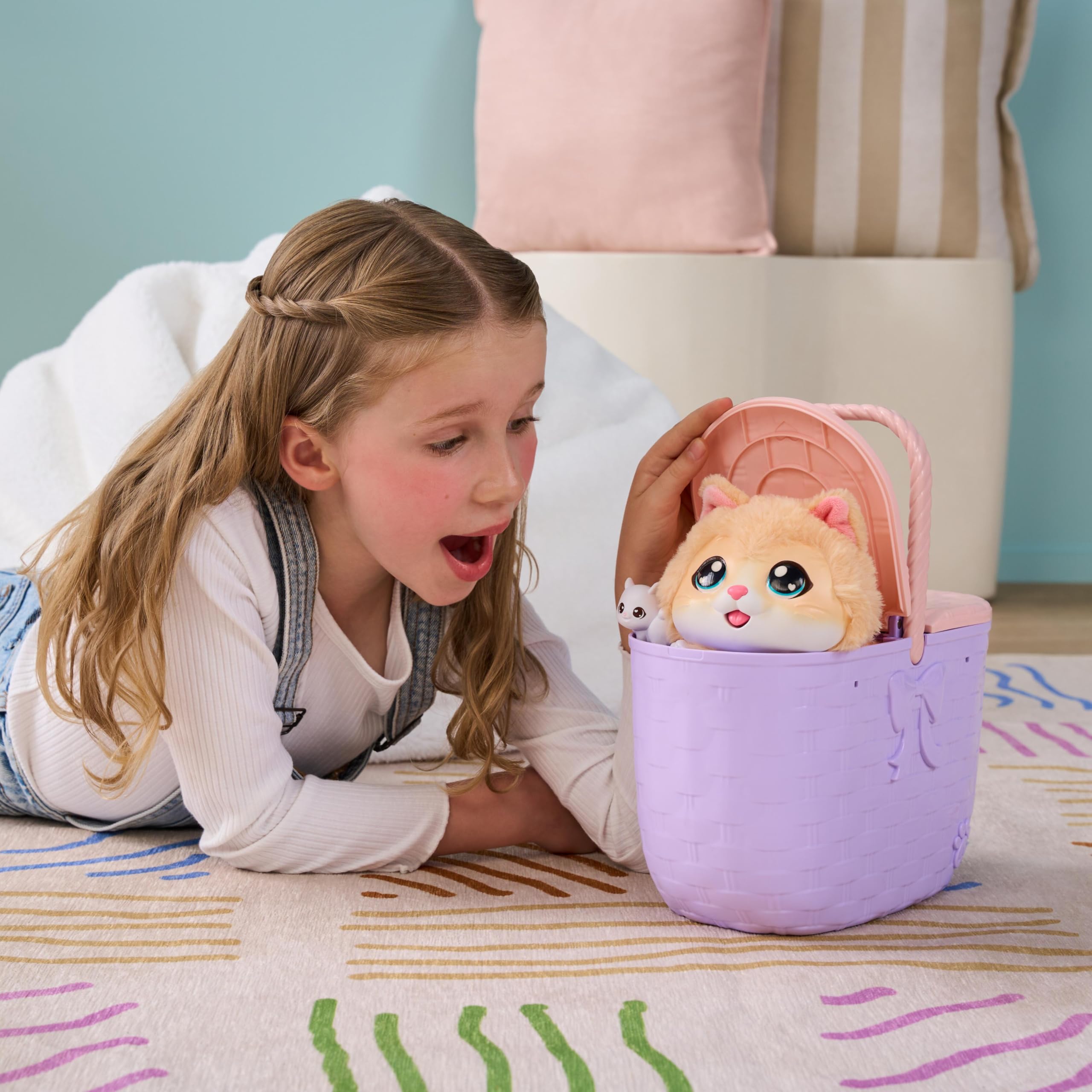 Little Live Pets Mama Surprise Kittens Playset | Interactive Mama with 15+ Sounds | Ages 4+ 3