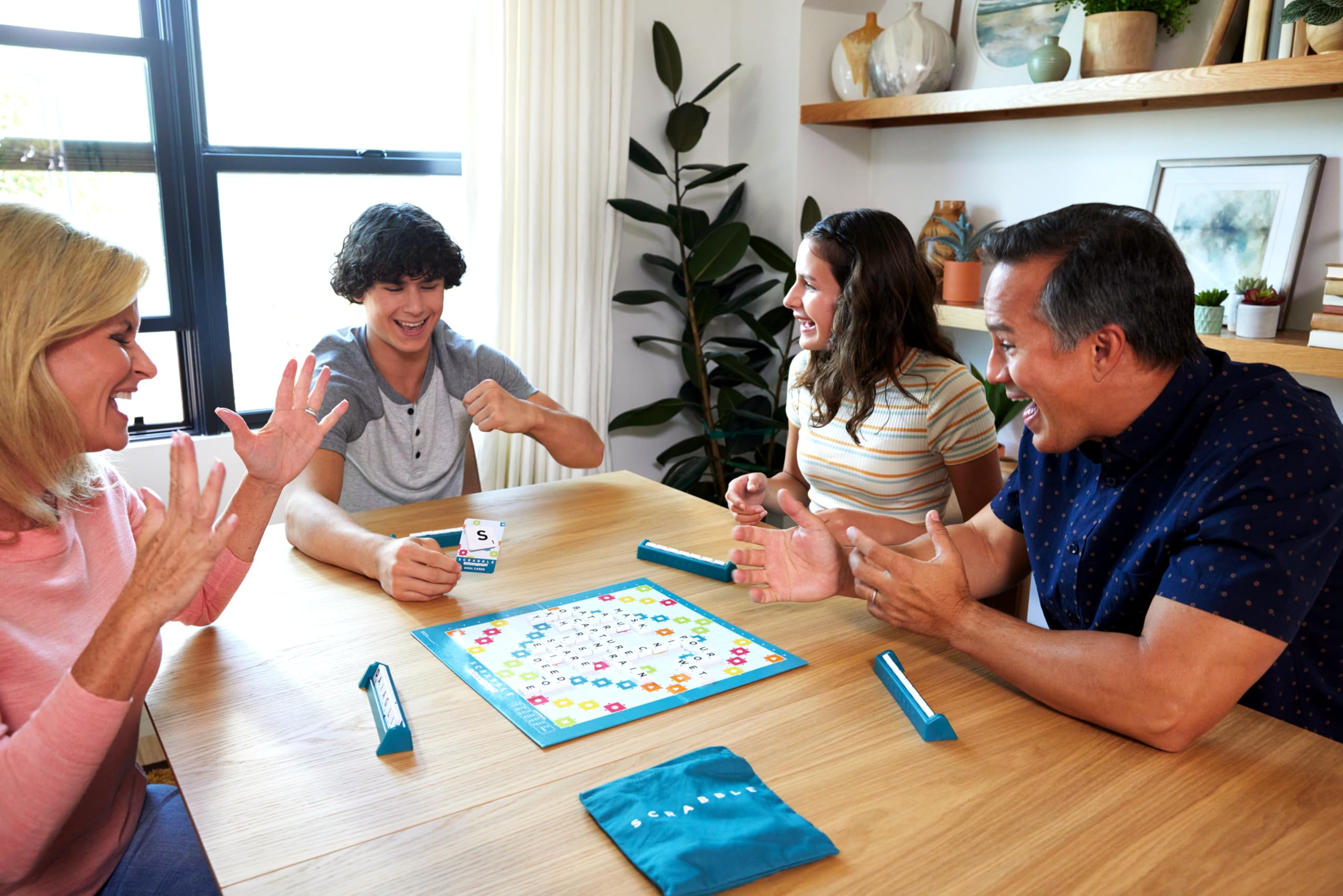 Mattel Games Scrabble Spanish Version HXV99 Board Game 6