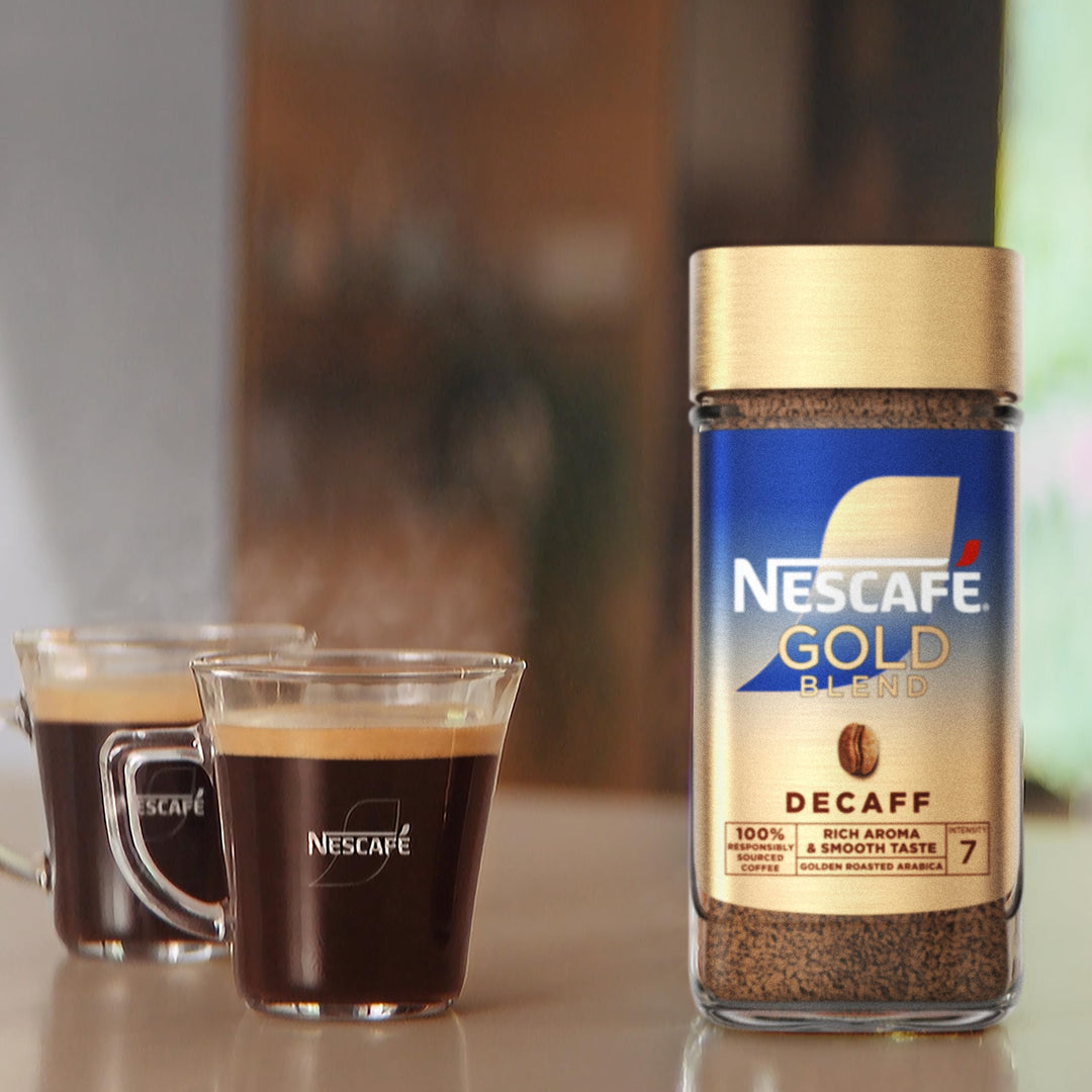 Nescafé Gold Blend Decaf Instant Coffee 200g - Smooth, Rich Aroma, Water-Processed Decaf