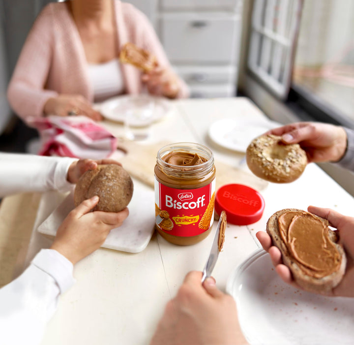 Biscoff - Lotus Biscoff Crunchy Sweet Spread, Caramelised Biscuit Flavour, 700g