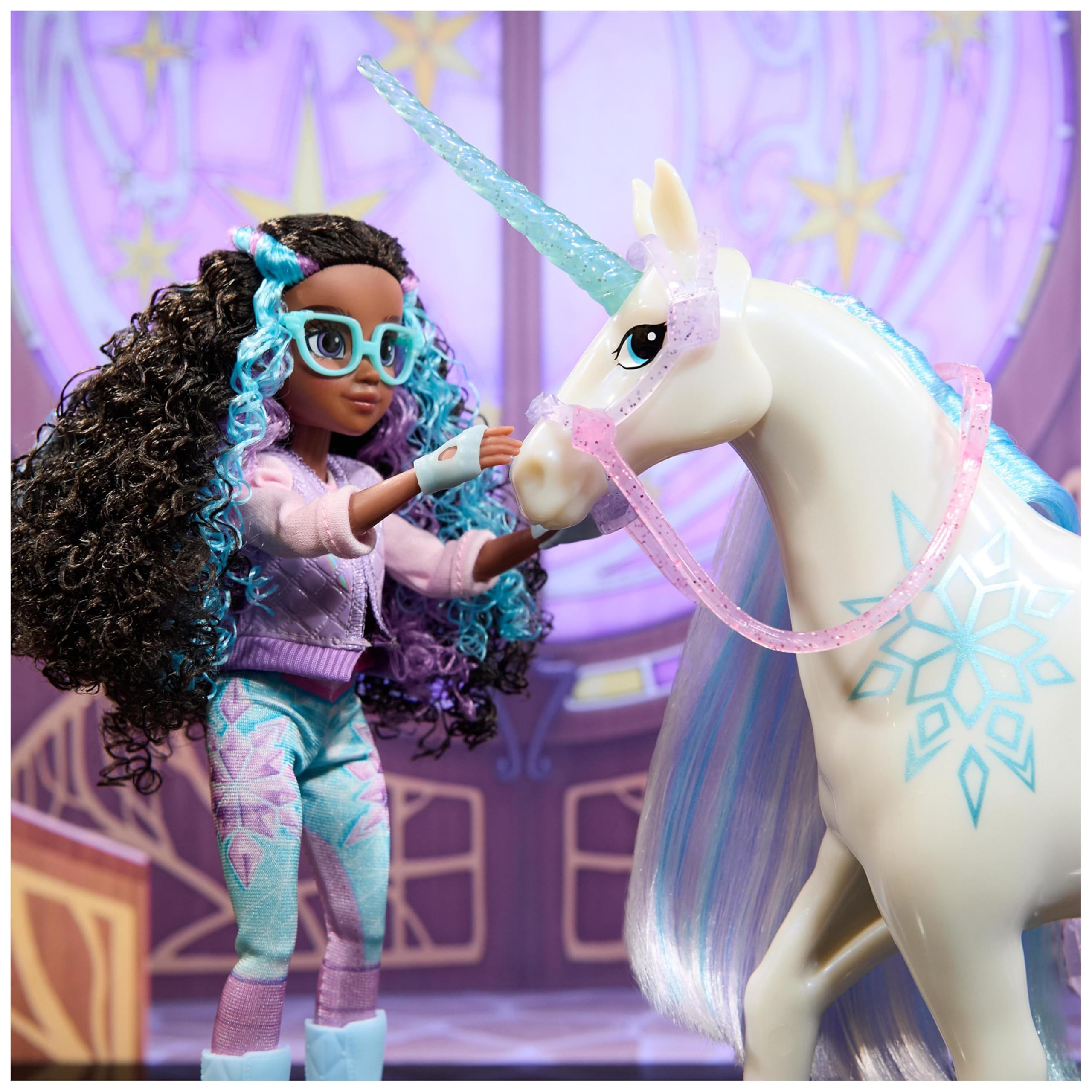 Unicorn Academy Layla Doll - 9.5 Inch Fashion Doll with 5 Accessories & Sparklebook | Ages 4+ 7