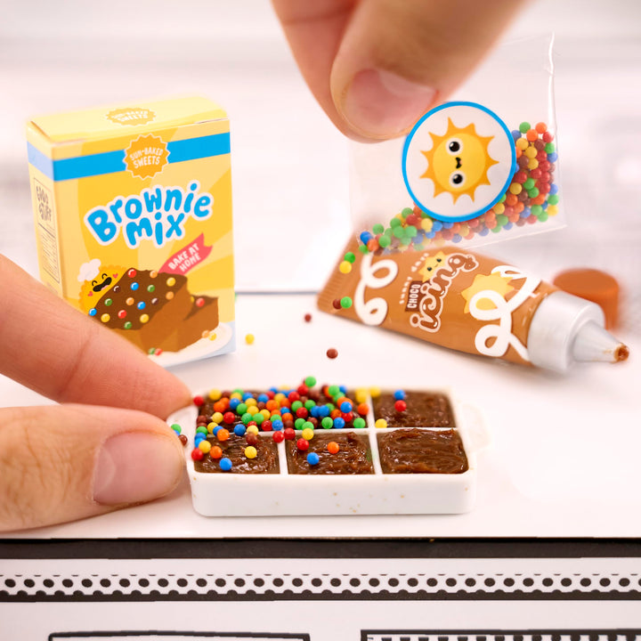 MGA's Miniverse Make It Mini from Scratch Series 1 - DIY Mini Collectible Baking Set