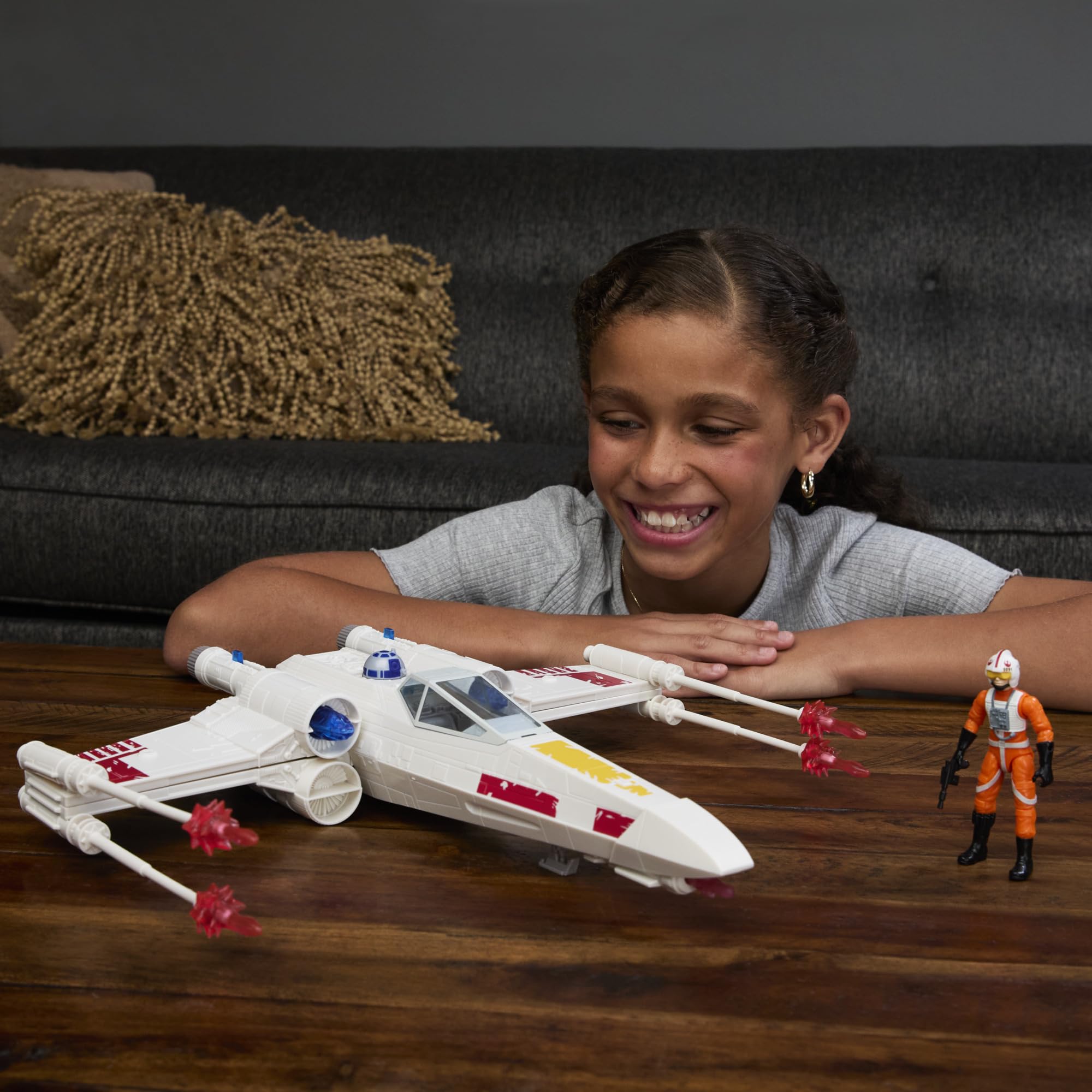 Star Wars Luke Skywalker's Force Strike X-wing with 4-Inch Figure | Ages 4+ 3