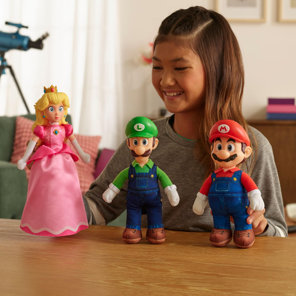 THE SUPER MARIO BROS. MOVIE Super Mario Jumbo Roto Plush - Deluxe Plush with Sculpted Roto Head | Ages 3+ | 165x254x381mm 6