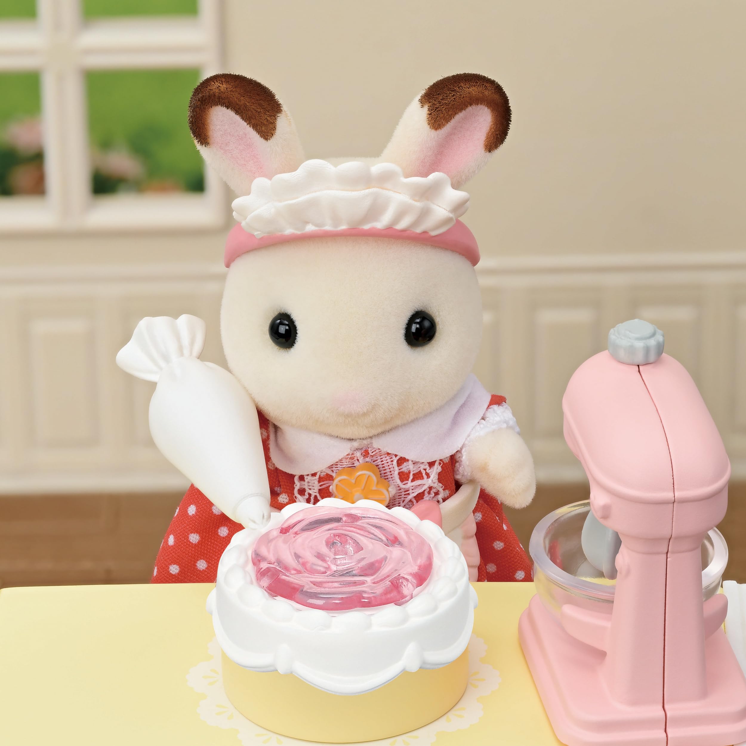 Sylvanian Families Village Cake Shop Starter Set - Bake & Decorate Cakes | Ages 3+ 4