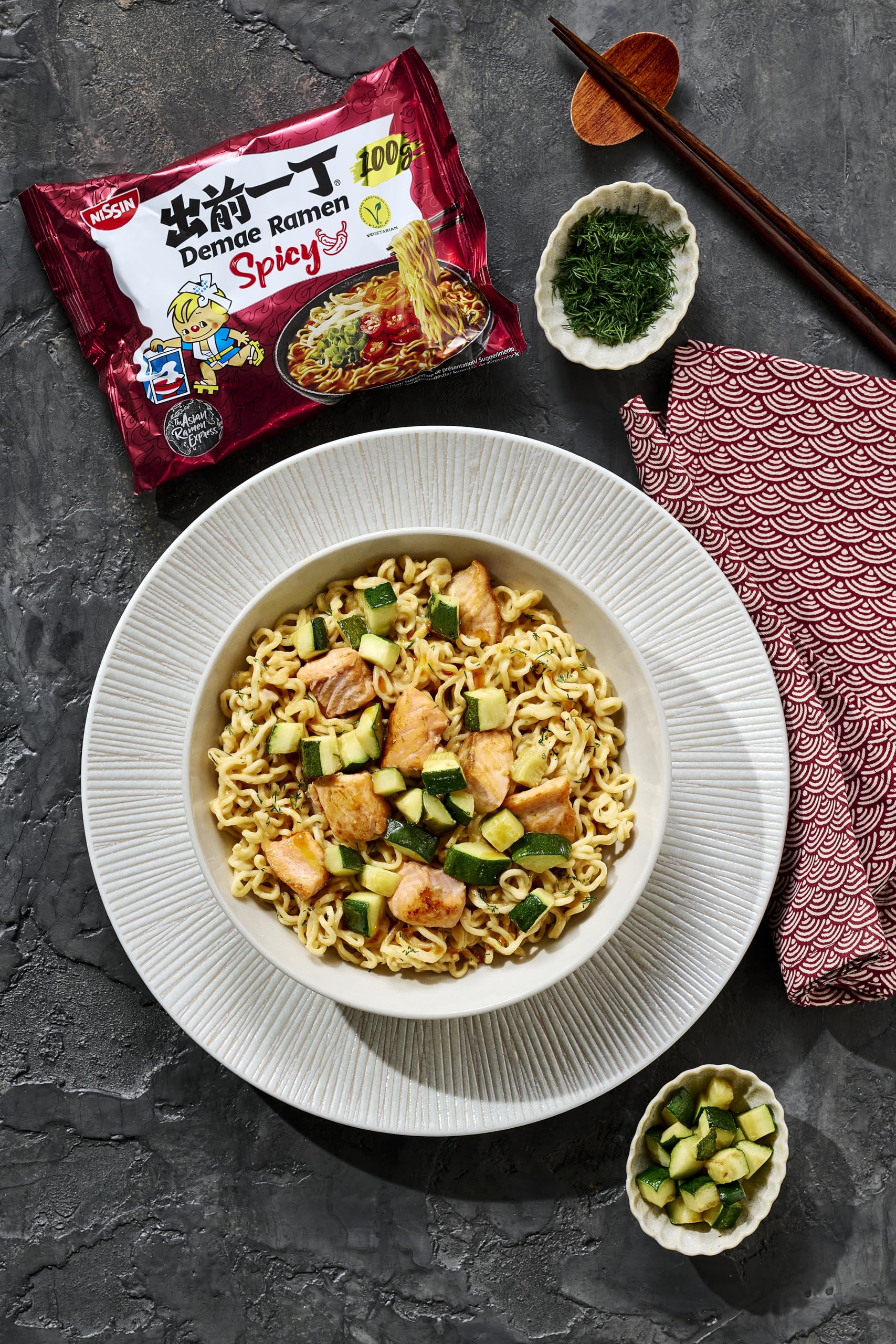 NISSIN Ramen Spicy Flavoured Instant Noodles, 100g (Pack of 10) 4