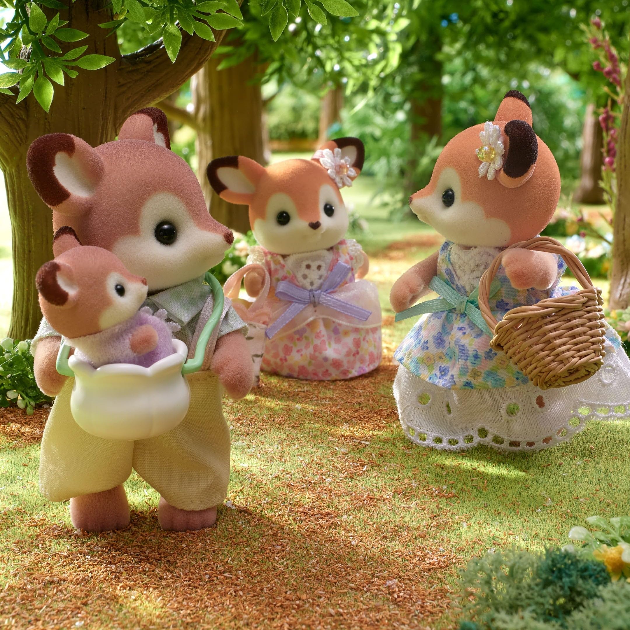 Sylvanian Families Deer Family 5799 Playset | Includes 4 Figures & Sling | Ages 3+ 5
