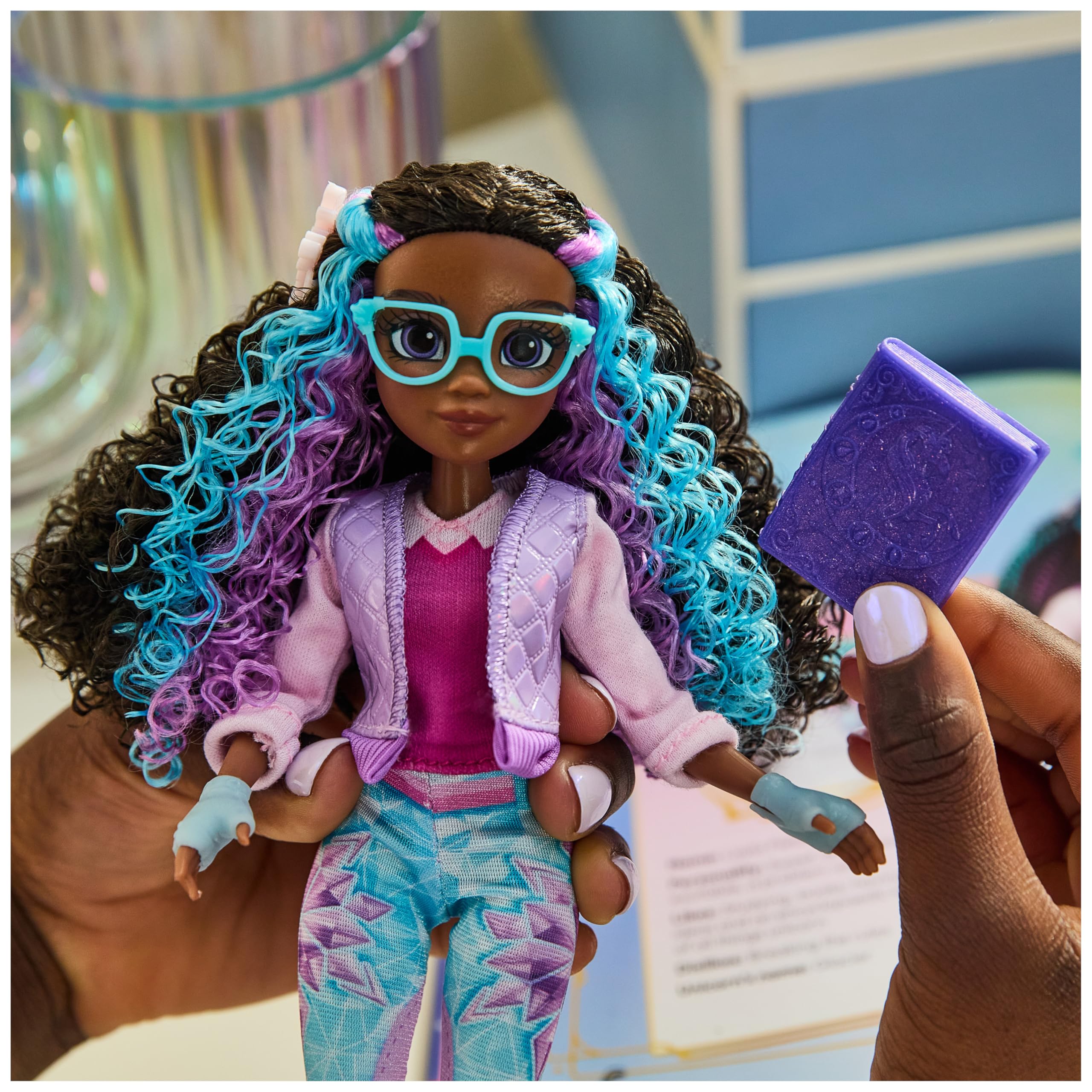 Unicorn Academy Layla Doll - 9.5 Inch Fashion Doll with 5 Accessories & Sparklebook | Ages 4+ 3