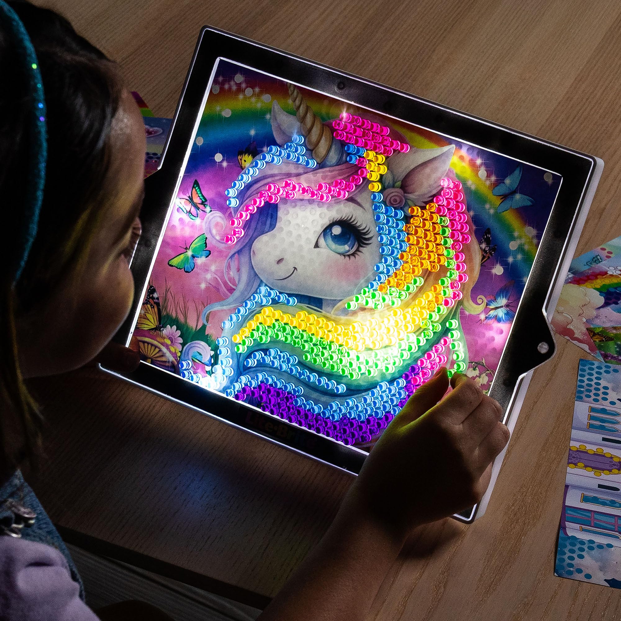 Lite Brite Colour Pop! Rainbow Dreams - 650 Mini Pegs, 6 Templates, 4 Light Modes 8