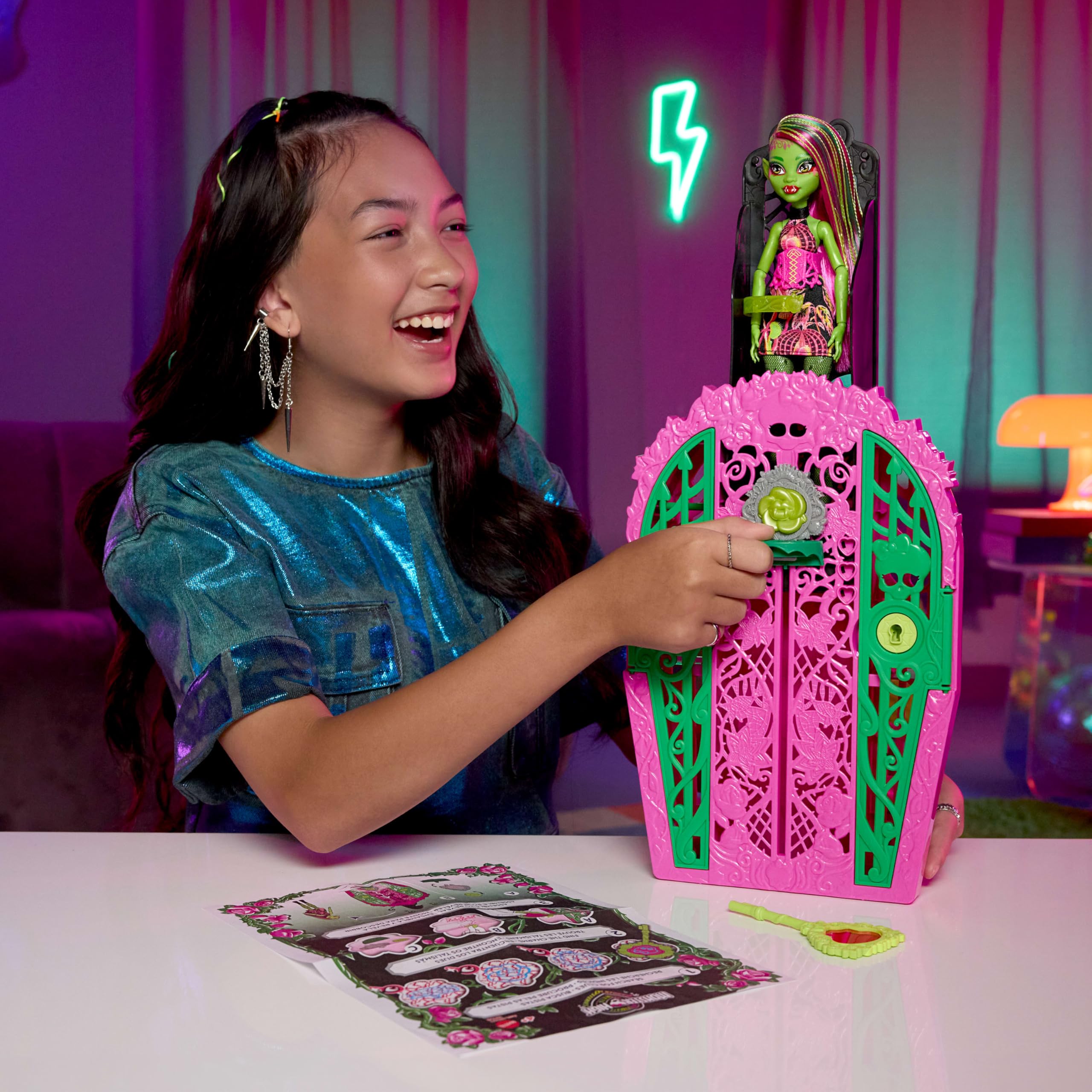 Monster High Skulltimate Secrets Doll and Accessories Set - Garden Mysteries Playset 5