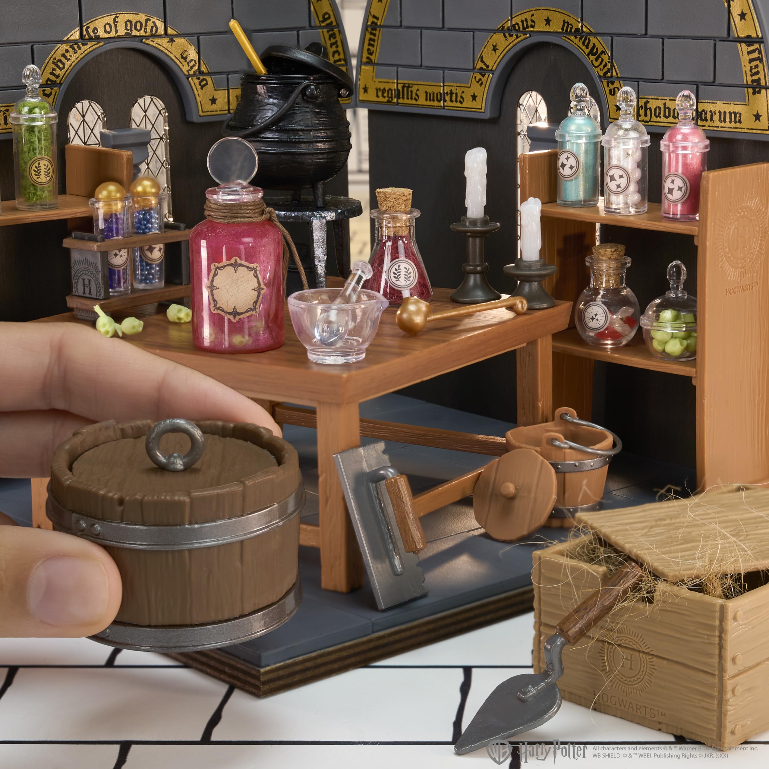 MGA's Miniverse Make It Mini Potions Class - Harry Potter DIY Building Set 10