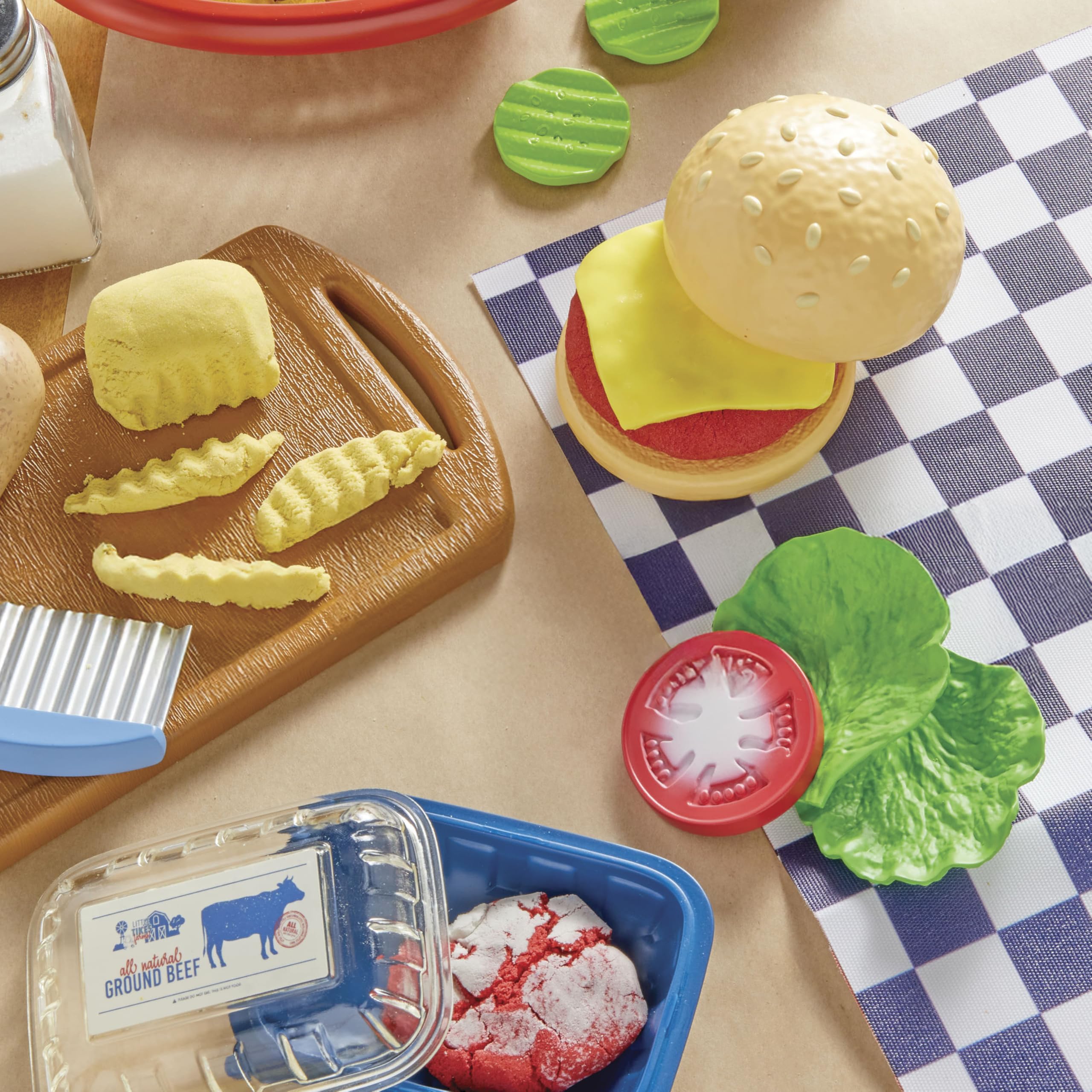 Little Tikes Creative Chefs Cheeseburger and Fries Kit - Realistic Role Play Cooking Set for Kids 3+ 6