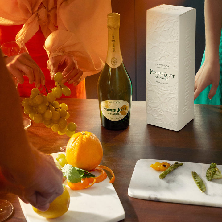 Perrier-Jouët Grand Brut Non Vintage Champagne, 75 cl with Gift Box