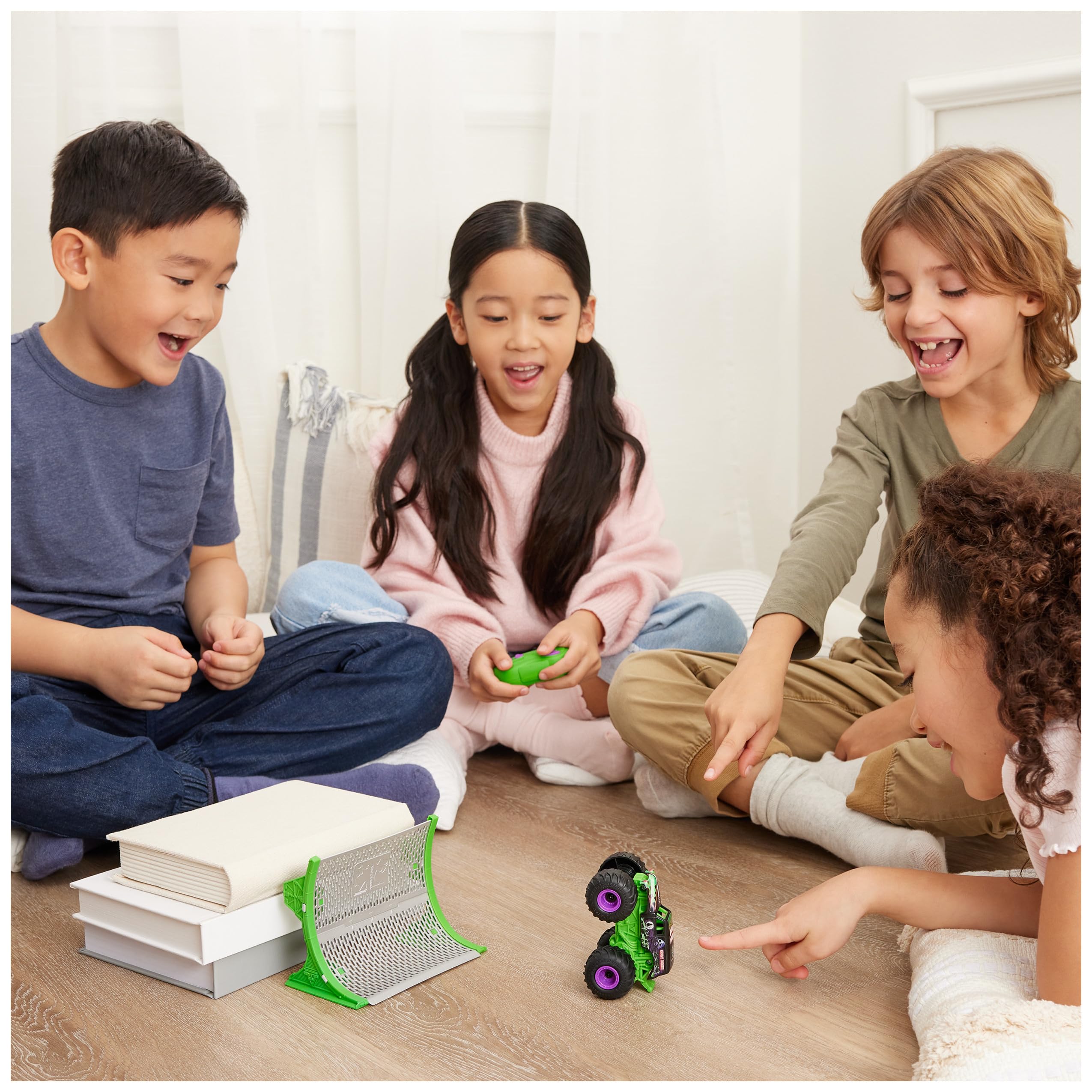 Monster Jam Grave Digger 1:64 Scale RC Truck with Ramp - Remote Control Monster Vehicle for Kids 10