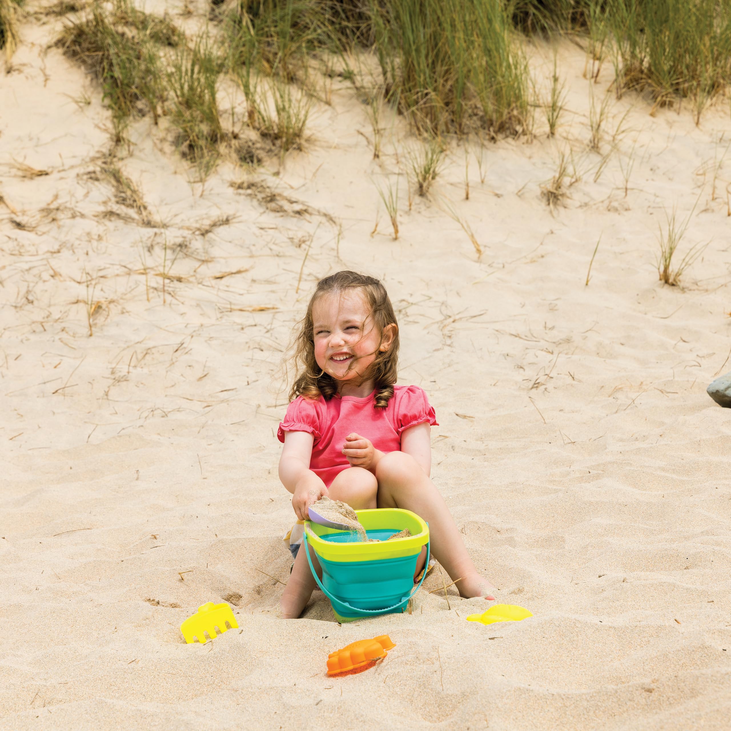 Yello 5pc Silicone Collapsible Bucket Set with Beach Moulds & Tools for Children Aged 3+