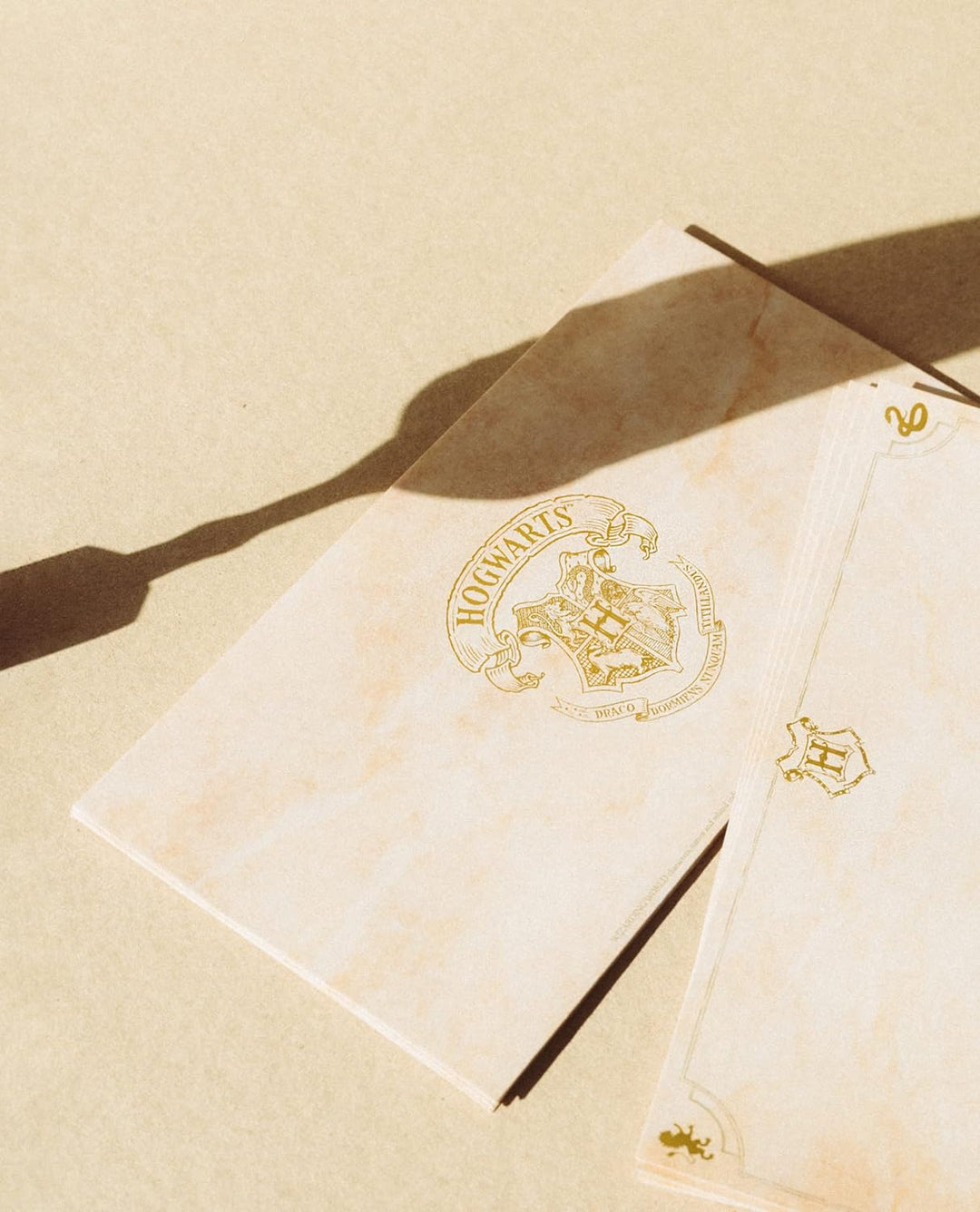 Grupo Erik Harry Potter Feather Pen & Letters Set - Hogwarts Acceptance Letter Writing Set