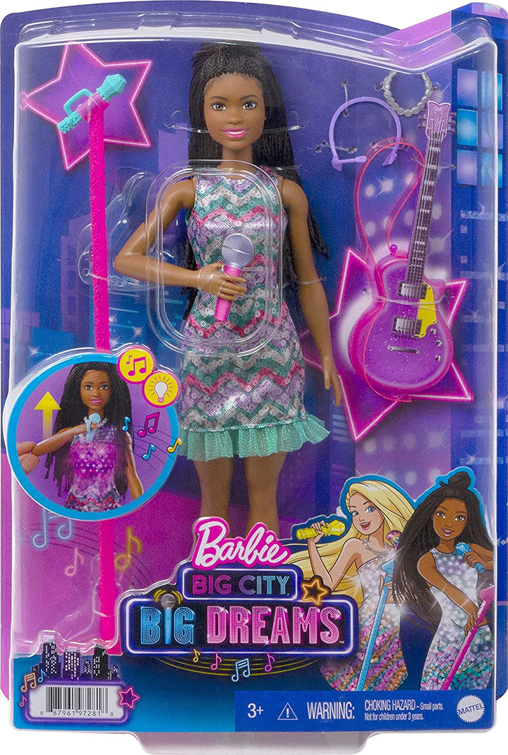 Barbie Big City, Big Dreams Singing Barbie &quot;Brooklyn&quot; Roberts Doll (11,5 pouces brune avec tresses) avec musique, fonction lumineuse